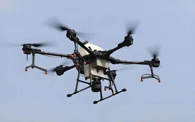 无人机1.jpg 无人机1.jpg