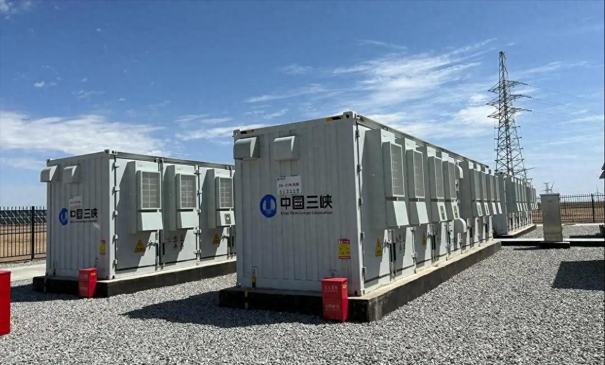 储能集装箱1.jpeg 储能集装箱1.jpeg